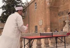 Mardin'de imam ile kilise üyesi masa tenisi maçı yaptı