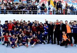 Futbolcular ligden düşmemeyi kutladılar