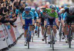 Cumhurbaşkanlığı Türkiye Bisiklet Turu’nun Çeşme-İzmir etabı koşuldu