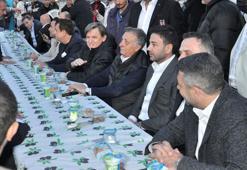 Beşiktaş Başkanı Çebi, taraftarlarla iftarda bir araya geldi
