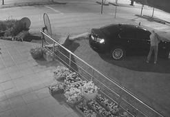 Ümraniye'de otomobillerden dikiz aynası hırsızlığı kamerada