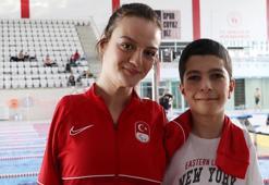 Kolları olmayan Baran, milli yüzücü Sümeyye’nin izinde