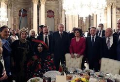 Cumhurbaşkanı Erdoğan sanatçı ve sporculara iftar programında buluştu