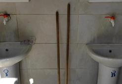 Caminin muslukları çalındı; hırsızlara karşı plastik musluklu önlem alındı