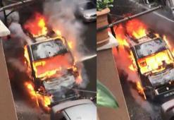 Gaziosmanpaşa'da minibüs alev topuna döndü