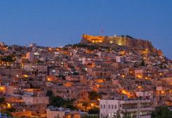 Mardin'de silüeti bozan 240 yapıdan 90'ı yıkıldı