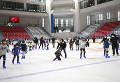 Zeytinburnu buz pisti 23 Nisan’da çocuklara ücretsiz açılıyor