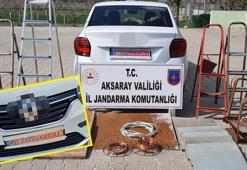 Plakalarına 'Evleniyoruz, mutluyuz' yazdığı araçla hırsızlıkta yakalandı