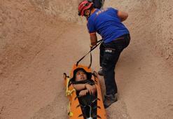 Peribacalarını gezerken çukura düşen Güney Koreli turist yaralandı