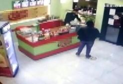 Avcılar’da çiğköftecide dehşet; siparişi verdi ateş etti