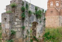 1 yılda ziyarete açılacaktı, bakımsızlıktan yabani ot çıktı