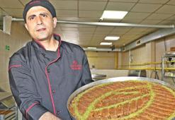 Diyarbakır’da tatlıcılar siparişleri yetiştirmek için çift vardiyaya döndü