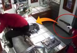 Tuzla'daki kuyumcu soygunu dehşeti kamerada