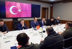 Sözcü Kalın, Ukrayna Devlet Başkanı Zelenski ile Kiev'de görüştü