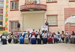 HDP önündeki ailelerin, evlat nöbetindeki 5'inci buruk bayramı