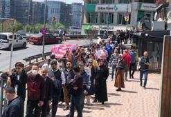 Şirinevler'de bayram öncesi ucuz baklava kuyruğu