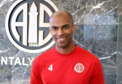 Antalyasporlu Naldo: Nuri Şahin istikrarını sürdürürse çok başarılı olacak