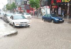 Elazığ'da sağanak ve dolu