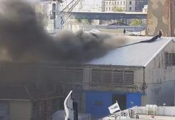 Haliç Tersanesi'nin çatısında yangın