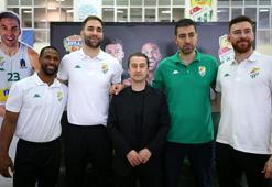 Frutti Extra Bursaspor, 3 basketbolcusunun sözleşmesini uzattı