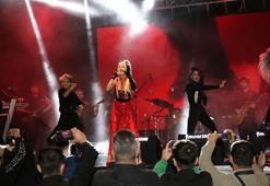 Batman Petrolspor şampiyonluğu Hande Yener konseriyle kutladı