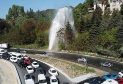 Başakşehir'de su borusu patladı; su metrelerce yükseğe fışkırdı, yollar göle döndü