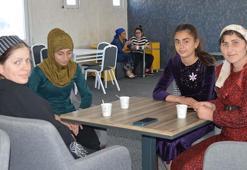 Ukrayna'dan Elazığ'a getirilen Ahıska Türkleri mutlu