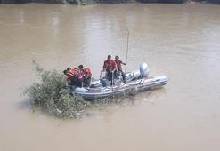 Ferhat, serinlemek için girdiği nehirde kayboldu