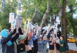Çınar ağaçlarına asılan 5 bin kitap, dakikalar içinde toplandı