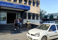 Gündüz vakti yolda yürüyen kadının boynundaki altın kolyeyi kapıp, kaçtı