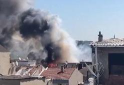 Bağcılar'da çatı yangını