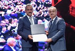 Bakan Özer, Dijital Obezite temalı 5’inci Uluslararası Eğitim Forumu'na katıldı