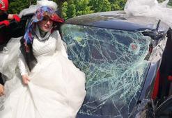 Gelin ve damat fotoğraf çekimine giderken kaza yaptı: 4 yaralı