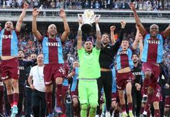 Şampiyon Trabzonspor kupasını İstanbul’da da kaldırdı