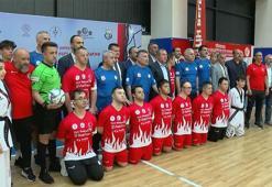 Down Sendromlular Futsal Milli Takımı-Şöhretler Karması gösteri maçı düzenlendi