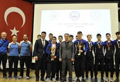 Esenyurtlu öğrencilerden okul sporlarında büyük başarı