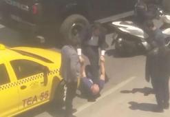 Üsküdar'da taksiciyle sürücünün kavgası