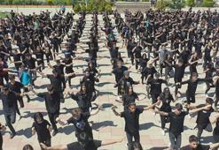 Mersin'de 1919 genç zeybek oynayıp, Atatürk'ün imzasıyla siluetini oluşturdu