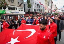 Ümraniye'de 19 Mayıs, 'Gençlik ve Spor' yürüyüşüyle kutlandı
