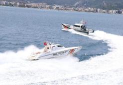 Sahil Güvenlik ekipleri tatbikat düzenledi, öğrencilerle seyir gerçekleştirdi