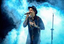 Bursa'daki bayram kutlamalarında Can Bonomo gençleri coşturdu