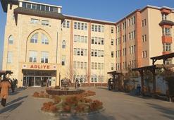 Mahkeme, doktoru tehdit eden öğretmen ve ailesinin sağlık merkezini değiştirdi