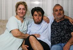 Evlat edindikleri otizmli Yiğit'ten vazgeçmediler