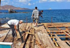 Bodrum'da kaçak ve ruhsatsız iskeleler yıkılıyor