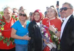 Dünya boks şampiyonu memleketinde davul, zurnayla karşılandı