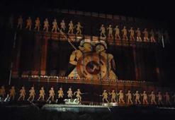 Müze duvarında Troya efsanesi gösterimi