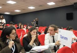 Gençlik Konferansı’nda lise öğrencileri evrensel sorunlara çözüm aradı