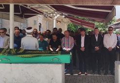 Yağmur suyuyla dolan evde ölen bedensel engelli kız, toprağa verildi