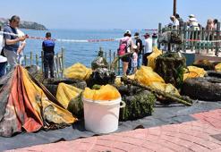 Tekirdağ'da dalgıçların denizden çıkardığı atıklar sergilendi