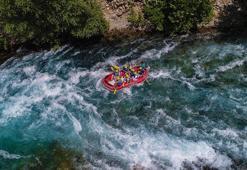 Köprülü Kanyon'da günde 3 bin bot suya iniyor
